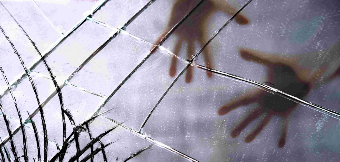 Odmówiła seksu. Wpakowali ją do lodówki i zostawili na śmierć
