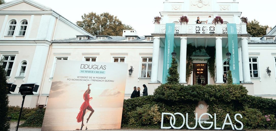 Douglas zaprasza na Summer Cruise – rejs po trendach i beauty nowościach. -25% na hot marki