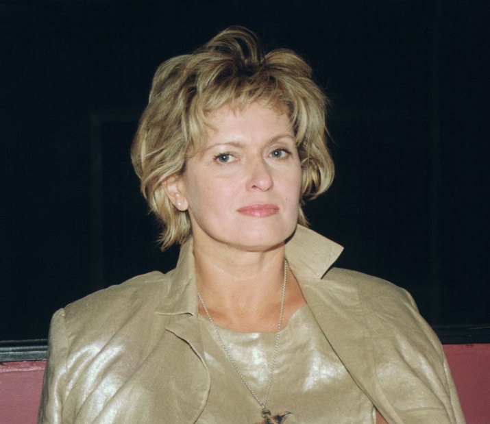 Ewa-Kasprzyk-kiedyś-i-dziś-2001-konferencja-prasowa-Pokolenie-2000