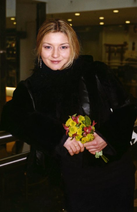 Edyta-Olszówka-kiedyś-i-dziś-2001
