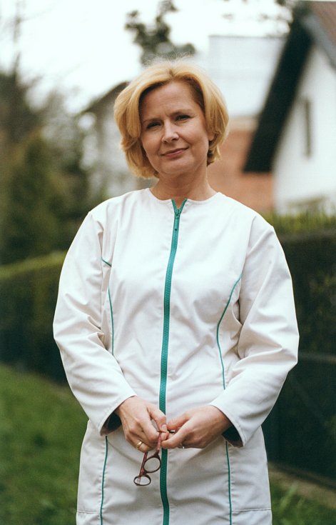Barbara-Bursztynowicz-kiedyś-i-dziś-2001