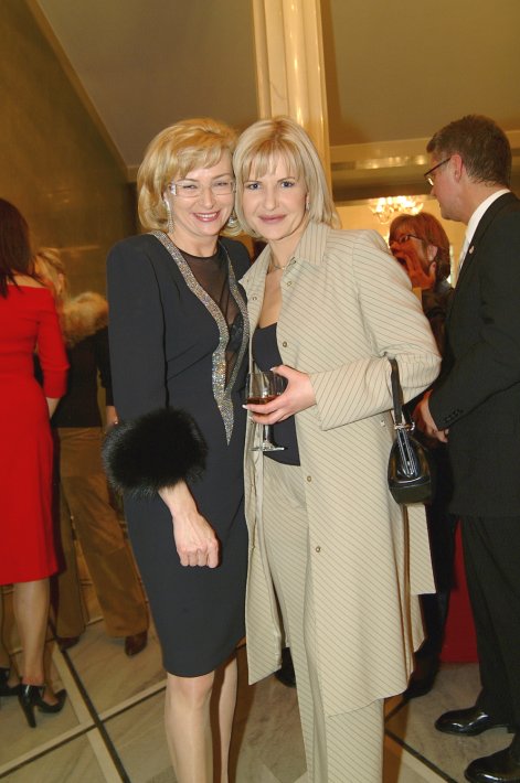 Joanna-Racewicz-kiedyś-i-dziś-2002-pokaz-mody-Teresy-Rosati