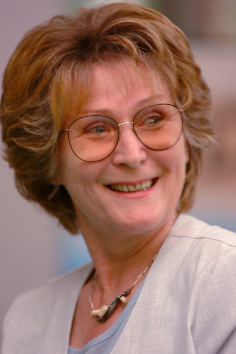 Irena-Santor-kiedyś-i-dziś-2002-rok-portret