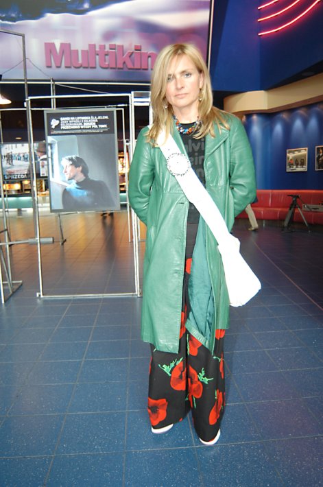 Monika-Olejnik-kiedyś-i-dziś-2003-rok-wystawa