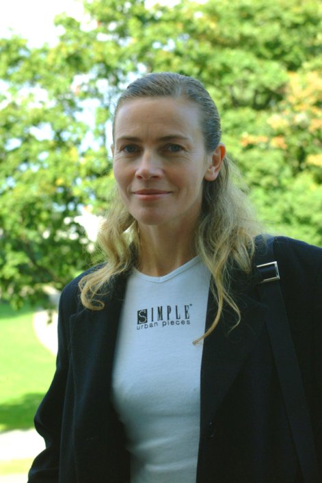 Lidia-Popiel-kiedyś-i-dziś-2001-portret