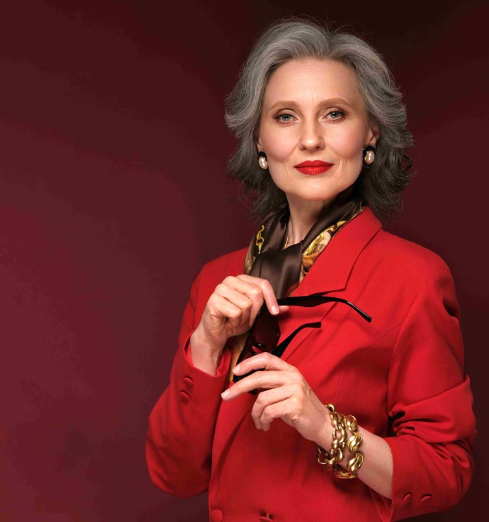 Elegancki makijaż na święta: czerwień, smoky eye, klasyka i glow