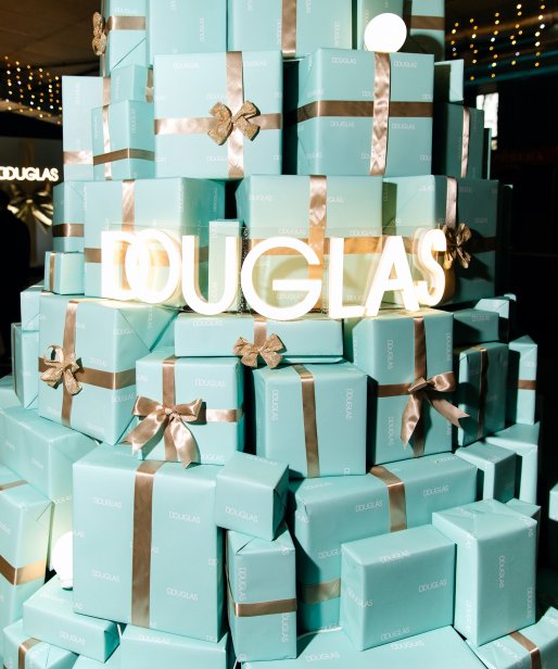 DOUGLAS CHRISTMAS POP-UP – podaruj piękno, Douglas jako destynacja giftingowa