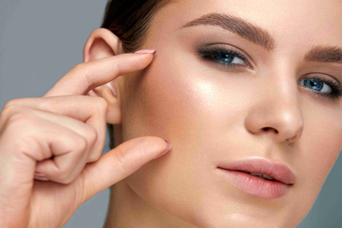 3 złote zasady wiosennego makijażu. Będziesz zachwycać promiennym wyglądem!