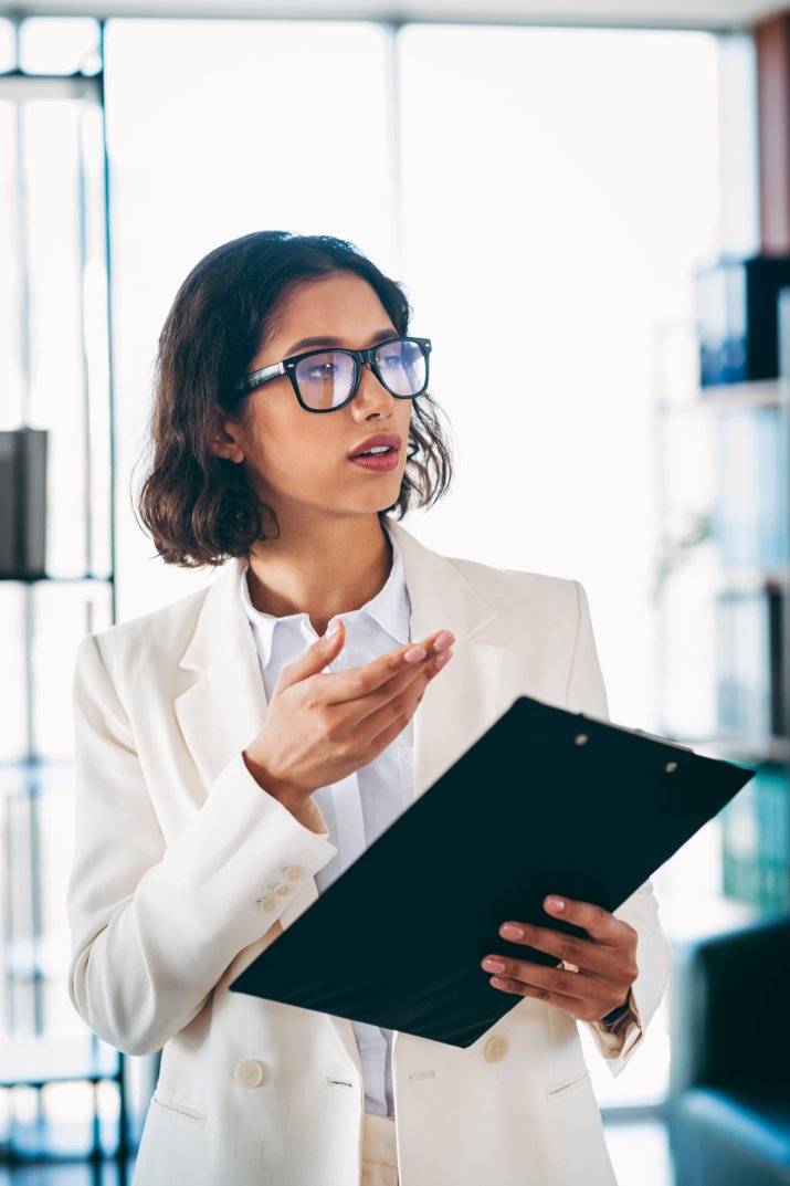 Między ambicją a rzeczywistością. Kobiety coraz śmielej wkraczają do świata biznesu