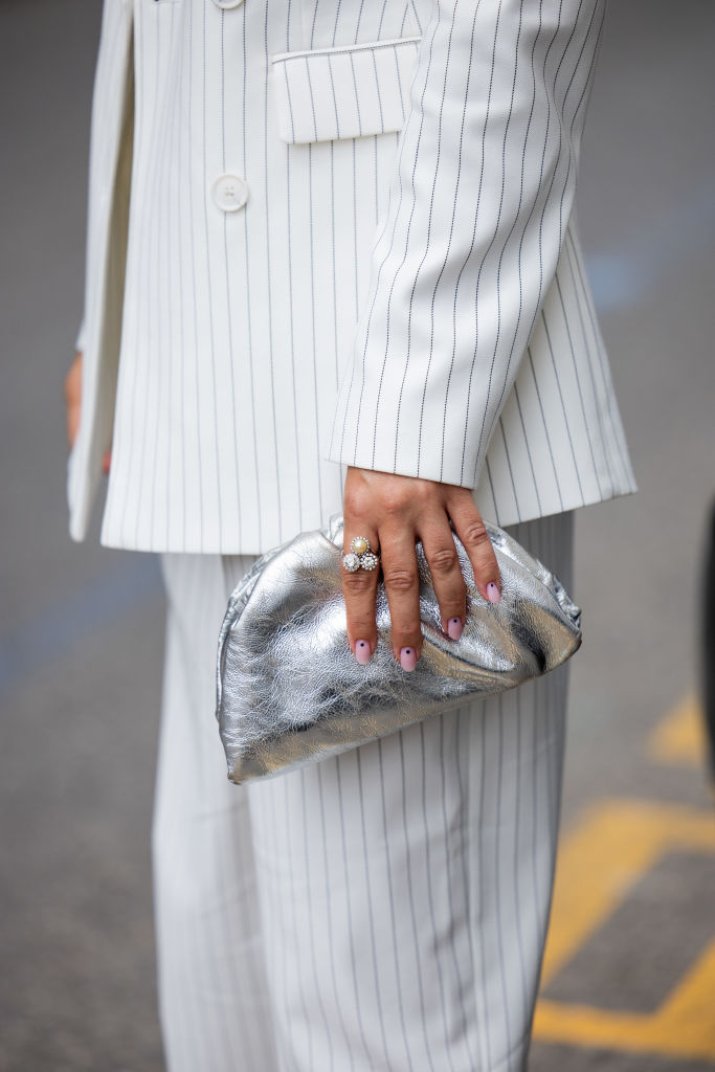 Stylowy manicure na lato 2026: 5 trendów dla kobiet po 40.