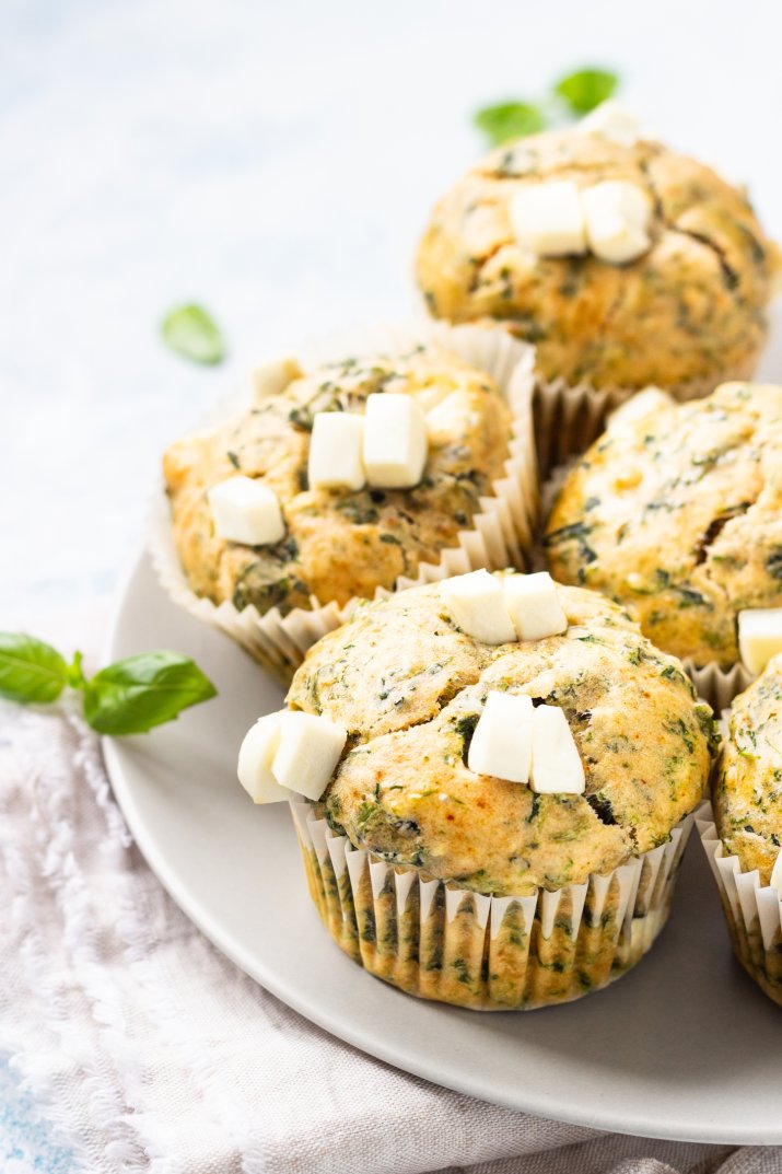 3 łatwe przepisy na wytrawne muffiny i babeczki. Idealne na letni piknik