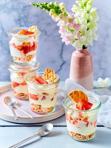 F10810201-Schichtdessert mit weißer Schokocreme und Ingwer-R...