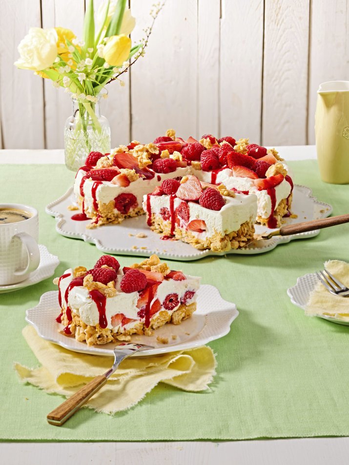 F11531205-No-bake-Quarkkuchen mit roten Beeren