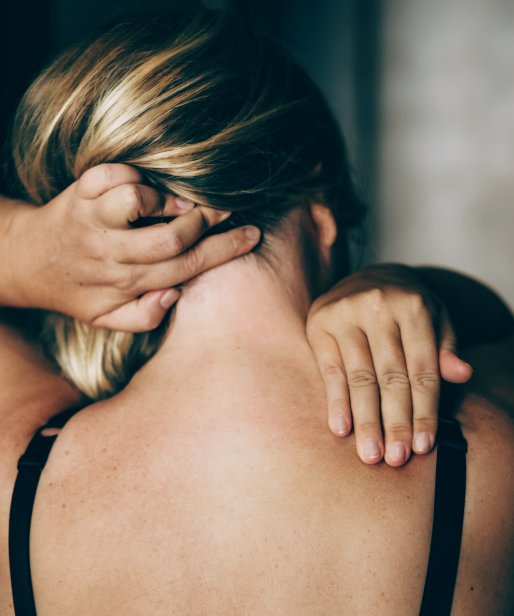 Osteoporoza długo nie daje objawów. Jakie sygnały powinny zwrócić uwagę?